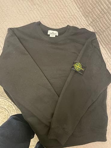 Світшот Stone Island, черный, с круглым вырезом. - Фирменный съемный at lalafo.kg Світшот Stone Island, черный, с круглым вырезом. - Фирменный съемный