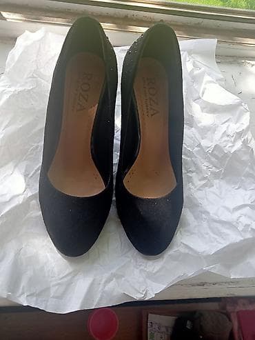 Туфельки 34 размера на узкую ножку. Покупала за 2200. Отдам за 1000 at lalafo.kg Туфельки 34 размера на узкую ножку. Покупала за 2200. Отдам за 1000