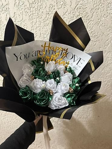 Бонбоньерки: Букеты из атласных роз с декоративной бабочкой - Авторские букеты at lalafo.kg — 10 Бонбоньерки: Букеты из атласных роз с декоративной бабочкой - Авторские букеты — 10