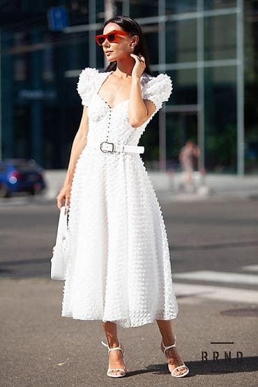 Белое женское платье миди с фактурным объемным декором (пуанти/дотсы) at lalafo.kg Белое женское платье миди с фактурным объемным декором (пуанти/дотсы)