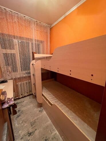 Двухъярусная кровать, Б/у, С выкатной системой at lalafo.kg Двухъярусная кровать, Б/у, С выкатной системой