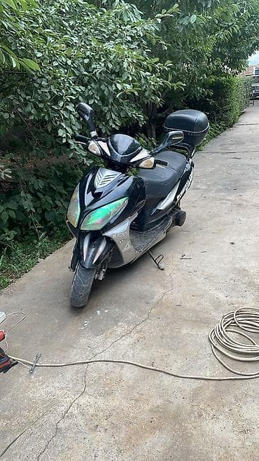 Тип скутера 125 куб. см, Бензин, Б/у at lalafo.kg Тип скутера 125 куб. см, Бензин, Б/у