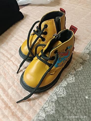 Детские ботинки-берцы для малышей - Цвет: горчично‑желтый с черными at lalafo.kg Детские ботинки-берцы для малышей - Цвет: горчично‑желтый с черными