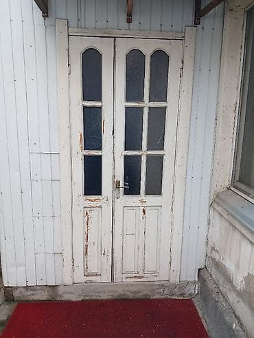 Межкомнатная дверь, Б/у, Со стеклом, Двухстворчатая, Деревянная, Распашная, цвет - Белый at lalafo.kg Межкомнатная дверь, Б/у, Со стеклом, Двухстворчатая, Деревянная, Распашная, цвет - Белый