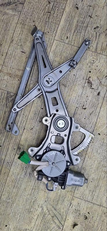 Продаю Стеклоподъёмник Субару бл5 передний правый и левый передний at lalafo.kg Продаю Стеклоподъёмник Субару бл5 передний правый и левый передний