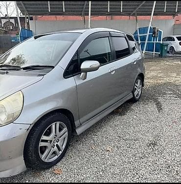 Honda Fit: 2006 г., 1.5 л, Автомат at lalafo.kg Honda Fit: 2006 г., 1.5 л, Автомат