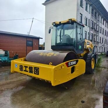 Каток грунтовый вибрационный XCMG XS223J - Тип: самоходный at lalafo.kg Каток грунтовый вибрационный XCMG XS223J - Тип: самоходный