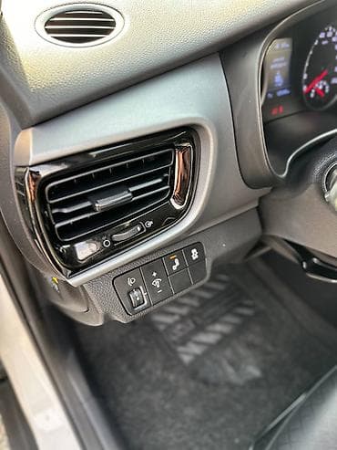 JMEV: Kia Stonic: 2019 г., 1.6 л, Дизель, Хэтчбэк at lalafo.kg — 8 JMEV: Kia Stonic: 2019 г., 1.6 л, Дизель, Хэтчбэк — 8