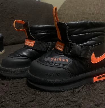 Продаю ботиночки, на мальчика, размер 26, зимние, с мехом тёплые at lalafo.kg Продаю ботиночки, на мальчика, размер 26, зимние, с мехом тёплые