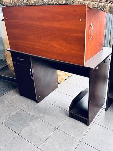 Компьютерный стол, С полками at lalafo.kg Компьютерный стол, С полками