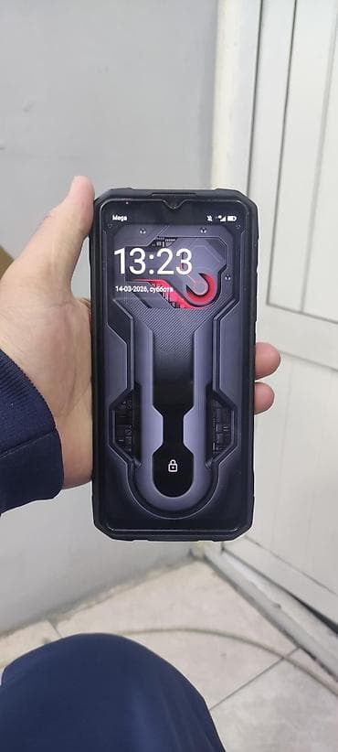 DOOGEE: Смартфон с защищённым корпусом и дополнительным дисплеем на задней at lalafo.kg — 1 DOOGEE: Смартфон с защищённым корпусом и дополнительным дисплеем на задней — 1