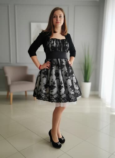 Вечернее платье, Пышное, Короткая модель, Атлас, Без рукавов, Открытая спина, Стандарт at lalafo.kg Вечернее платье, Пышное, Короткая модель, Атлас, Без рукавов, Открытая спина, Стандарт