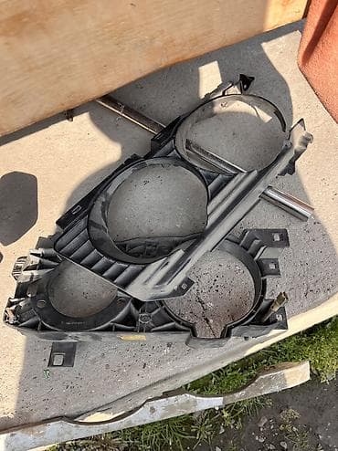 Решетка радиатора BMW Б/у at lalafo.kg Решетка радиатора BMW Б/у