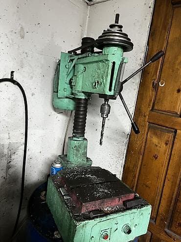 Напольный сверлильный станок зеленого цвета с металлическим корпусом lalafo.kg да — 1 Напольный сверлильный станок зеленого цвета с металлическим корпусом — 1