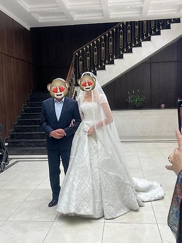 Продаю свадебное платье с двумя фатушками,покупала в Ташкенте,все at lalafo.kg Продаю свадебное платье с двумя фатушками,покупала в Ташкенте,все