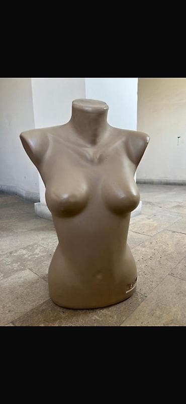 Манекен Взрослый женский, Материал: Пластик, Б/у at lalafo.kg Манекен Взрослый женский, Материал: Пластик, Б/у