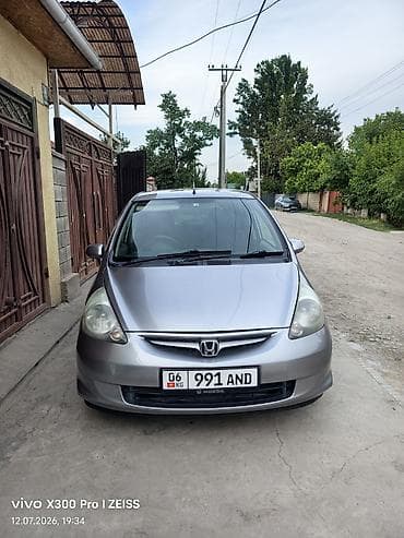 Honda Fit: 2003 г., 1.3 л, Автомат, Бензин, Хэтчбэк at lalafo.kg Honda Fit: 2003 г., 1.3 л, Автомат, Бензин, Хэтчбэк
