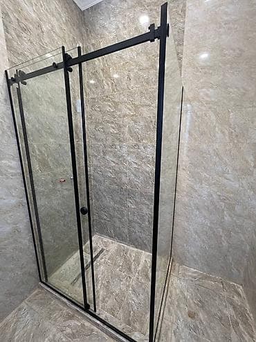 Душевая перегородка из закалённого стекла с раздвижной дверью - at lalafo.kg Душевая перегородка из закалённого стекла с раздвижной дверью -