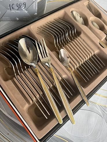 Набор столовых приборов в коробке. Состав и комплектация: - вилки at lalafo.kg Набор столовых приборов в коробке. Состав и комплектация: - вилки
