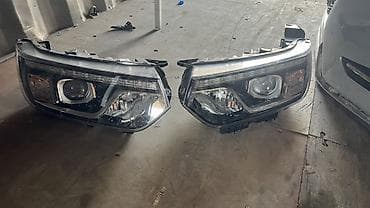 Комплект передних фар Ssangyong 2021 г., Оригинал at lalafo.kg Комплект передних фар Ssangyong 2021 г., Оригинал