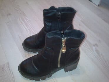 Полусапожки 37 размер, стельки 23 см. Новые не ношеные. Нахожусь at lalafo.kg Полусапожки 37 размер, стельки 23 см. Новые не ношеные. Нахожусь