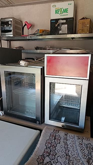 Продаю маленький холодильник работает отлично в хорошем состоянии для at lalafo.kg Продаю маленький холодильник работает отлично в хорошем состоянии для