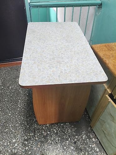 Кухонный стол, Прямоугольный, Нераскладной at lalafo.kg Кухонный стол, Прямоугольный, Нераскладной