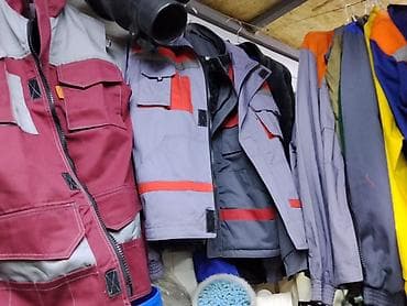 Куртки и костюмы для работающих: спецодежда с множеством карманов и at lalafo.kg Куртки и костюмы для работающих: спецодежда с множеством карманов и