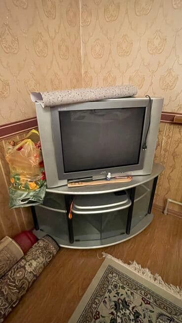 Продается телевизор вместе тумбочкой! at lalafo.kg Продается телевизор вместе тумбочкой!