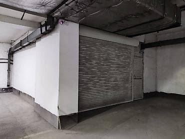 Загс\Цирк Сдается под склад гараж Площадь:31м2 На территории at lalafo.kg Загс\Цирк Сдается под склад гараж Площадь:31м2 На территории