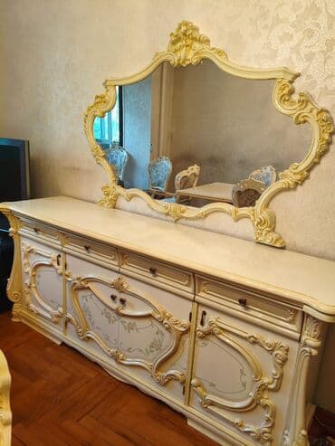 Стол и стул для зала, Б/у, Самовывоз, цвет - Бежевый at lalafo.kg Стол и стул для зала, Б/у, Самовывоз, цвет - Бежевый