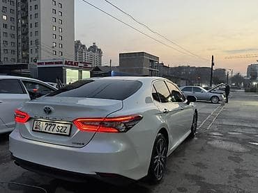 Toyota Camry: 2022 г., 2.5 л, Вариатор, Гибрид, Седан at lalafo.kg Toyota Camry: 2022 г., 2.5 л, Вариатор, Гибрид, Седан