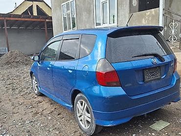 GAC: Honda Fit: 2005 г., 1.5 л, Вариатор, Бензин, Хэтчбэк at lalafo.kg — 4 GAC: Honda Fit: 2005 г., 1.5 л, Вариатор, Бензин, Хэтчбэк — 4