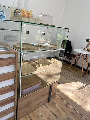 Стеклянная витрина для кафе/пекарни - Формат: настольная/прилавочная at lalafo.kg Стеклянная витрина для кафе/пекарни - Формат: настольная/прилавочная