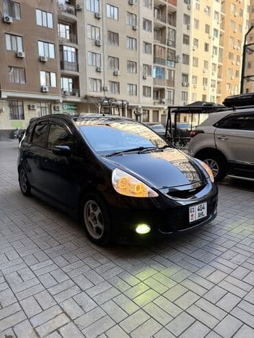 Honda Fit: 2003 г., 1.5 л, Вариатор, Бензин, Хэтчбэк at lalafo.kg Honda Fit: 2003 г., 1.5 л, Вариатор, Бензин, Хэтчбэк