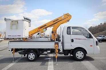 Автовышка на базе малотоннажного грузовика с телескопическим at lalafo.kg Автовышка на базе малотоннажного грузовика с телескопическим