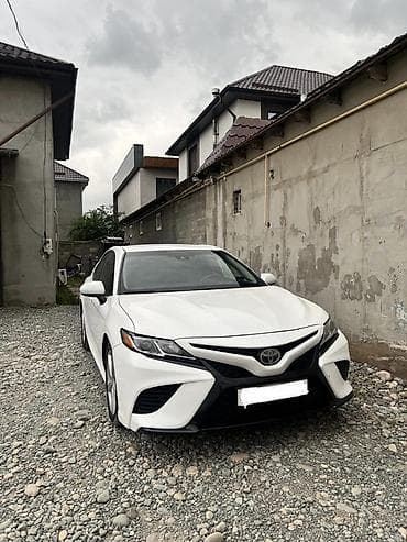 Toyota Camry: 2018 г., 2.5 л, Автомат, Бензин, Седан at lalafo.kg Toyota Camry: 2018 г., 2.5 л, Автомат, Бензин, Седан