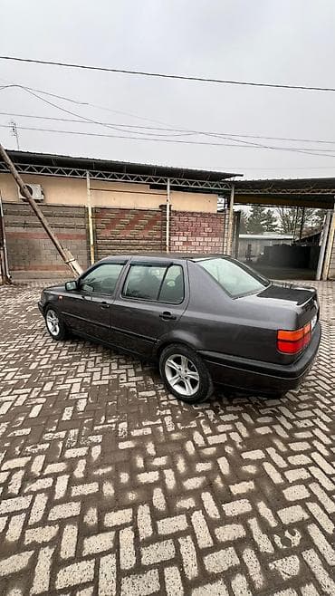 Roewe: Volkswagen Vento: 1994 г., 1.8 л, Механика, Бензин, Седан lalafo.kg да — 2 Roewe: Volkswagen Vento: 1994 г., 1.8 л, Механика, Бензин, Седан — 2