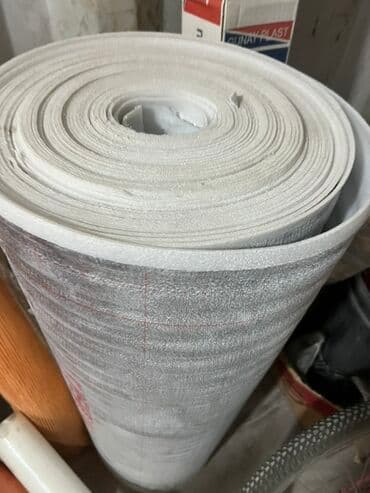 Рулон белого вспененного полиэтилена. Подходит для использования в at lalafo.kg Рулон белого вспененного полиэтилена. Подходит для использования в