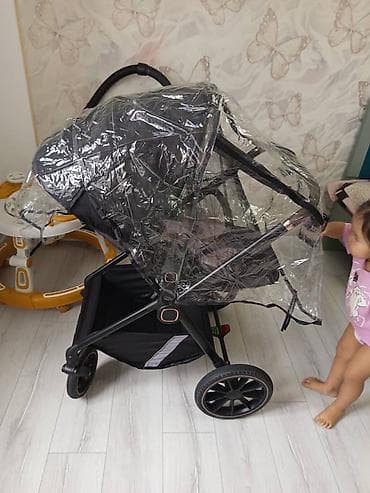 Прогулочная коляска 2-в-1 (сидячий блок с полностью раскладывающейся at lalafo.kg Прогулочная коляска 2-в-1 (сидячий блок с полностью раскладывающейся