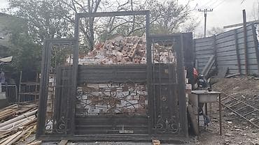 Дверь - Особенности: прочная сварная рама, декоративные кованые at lalafo.kg Дверь - Особенности: прочная сварная рама, декоративные кованые