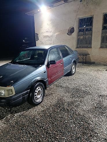 Volkswagen Passat: 1990 г., Седан at lalafo.kg Volkswagen Passat: 1990 г., Седан