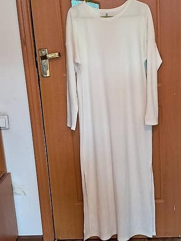 Платье-трикотаж миди, прямого кроя, базовое. - Цвета: молочный и at lalafo.kg Платье-трикотаж миди, прямого кроя, базовое. - Цвета: молочный и