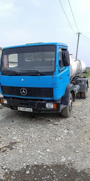 Водовоз на базе грузовика Mercedes-Benz. - Тип: автоцистерна для воды at lalafo.kg Водовоз на базе грузовика Mercedes-Benz. - Тип: автоцистерна для воды