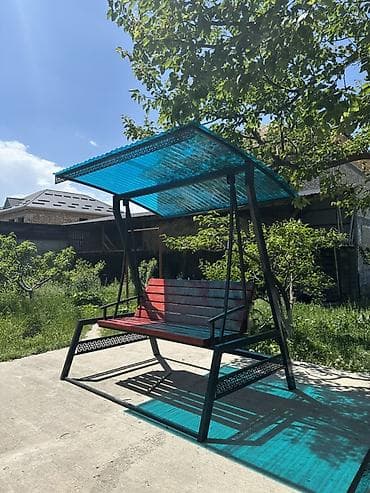 Садовые качели Металл, Со спинкой, С крышей at lalafo.kg Садовые качели Металл, Со спинкой, С крышей