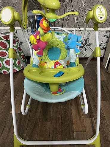 Электронные детские качели с дугой-мобилем - Напольная конструкция at lalafo.kg Электронные детские качели с дугой-мобилем - Напольная конструкция