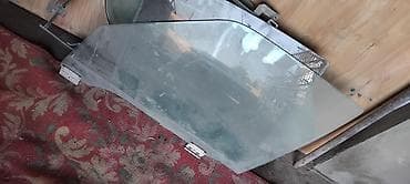 Два передних стекла от BMW E30 седан правая и левая правая заднее at lalafo.kg Два передних стекла от BMW E30 седан правая и левая правая заднее