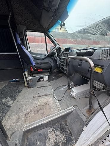 Derways: Mercedes-Benz Спринтер: 2004 г., 2.2 л, Механика, Дизель, Бус at lalafo.kg — 4 Derways: Mercedes-Benz Спринтер: 2004 г., 2.2 л, Механика, Дизель, Бус — 4