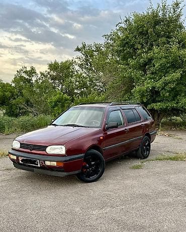 Volkswagen Golf: 1993 г., 1.8 л, Механика, Бензин, Универсал at lalafo.kg Volkswagen Golf: 1993 г., 1.8 л, Механика, Бензин, Универсал
