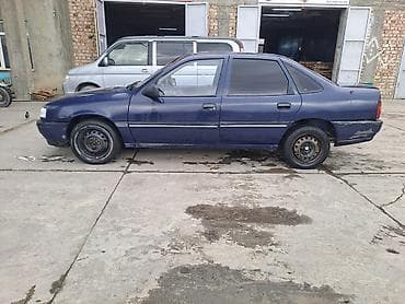 Opel Vectra: 1991 г., 1.8 л, Механика, Бензин, Седан at lalafo.kg Opel Vectra: 1991 г., 1.8 л, Механика, Бензин, Седан